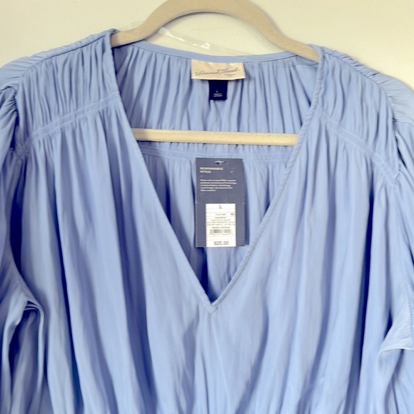 Universal Thread Blue Top with Elegant V-Neck and Gathered Details Size Large - Picture 3 of 7